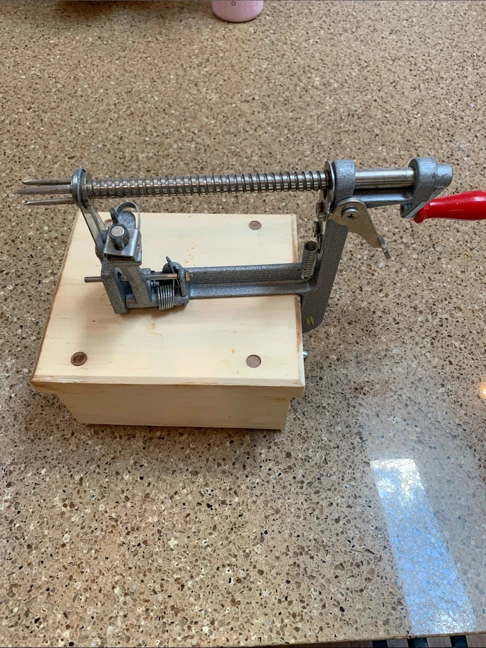 Pampered Chef Cast Metal Apple Peeler and Corer with Red Handle